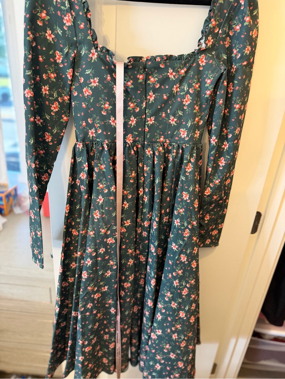 House of CB Dark Green Floral Long Sleeve Midi Dress - Picture 4 of 5